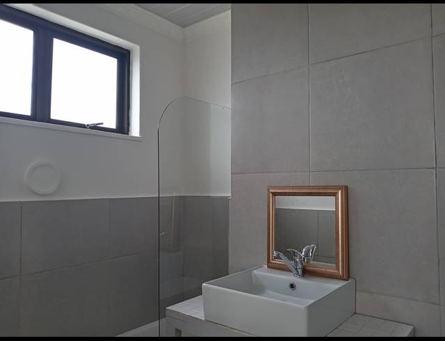 2 bed property to rent in MILNERTON